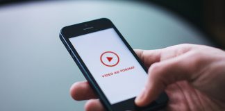 Renault Tests New Vertical Video Ad Format